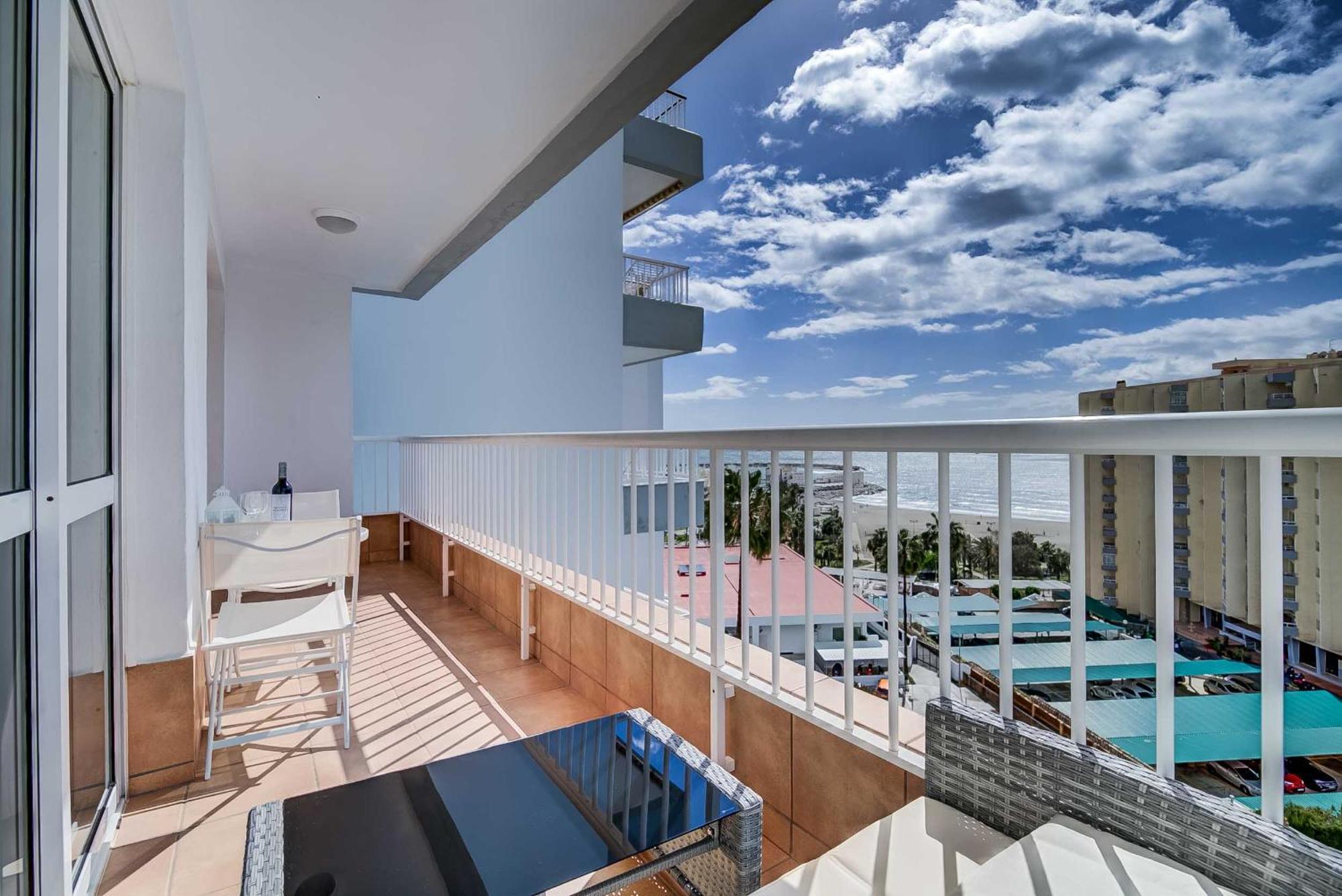 Puerto Marina, Apartamento Frente Al Mar ベナルマデナ エクステリア 写真