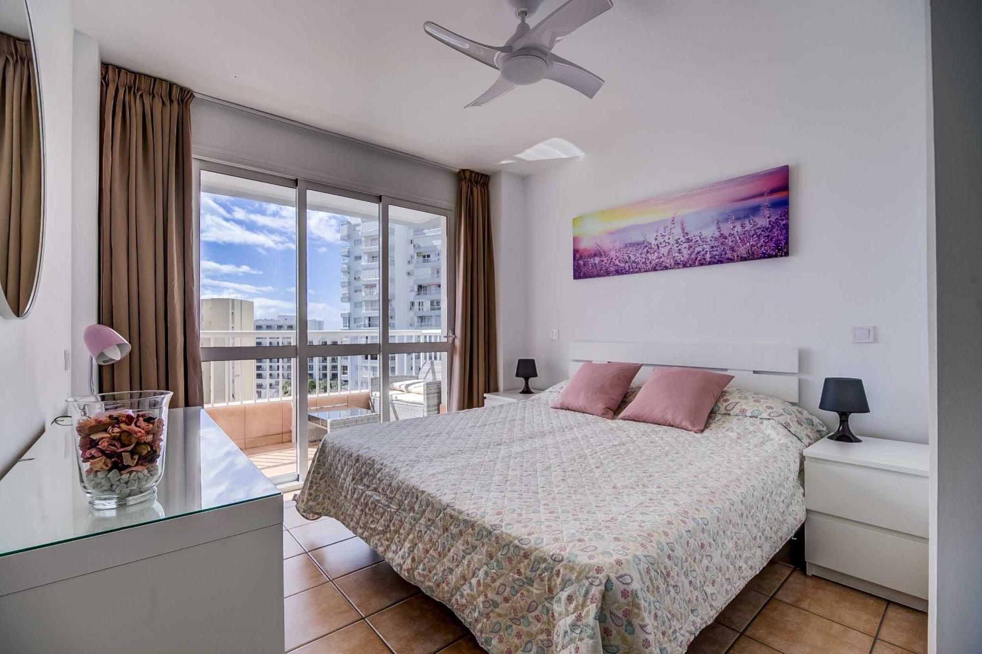 Puerto Marina, Apartamento Frente Al Mar ベナルマデナ エクステリア 写真
