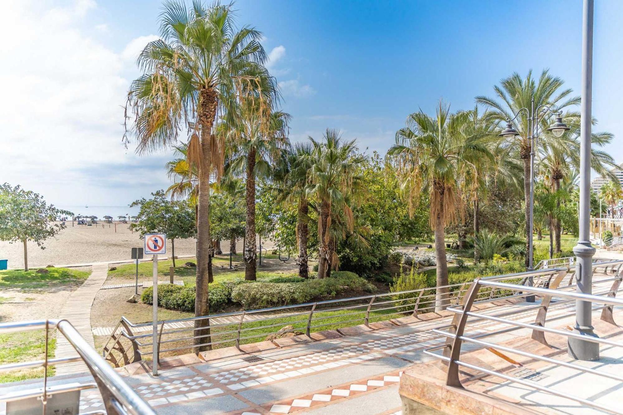Puerto Marina, Apartamento Frente Al Mar ベナルマデナ エクステリア 写真