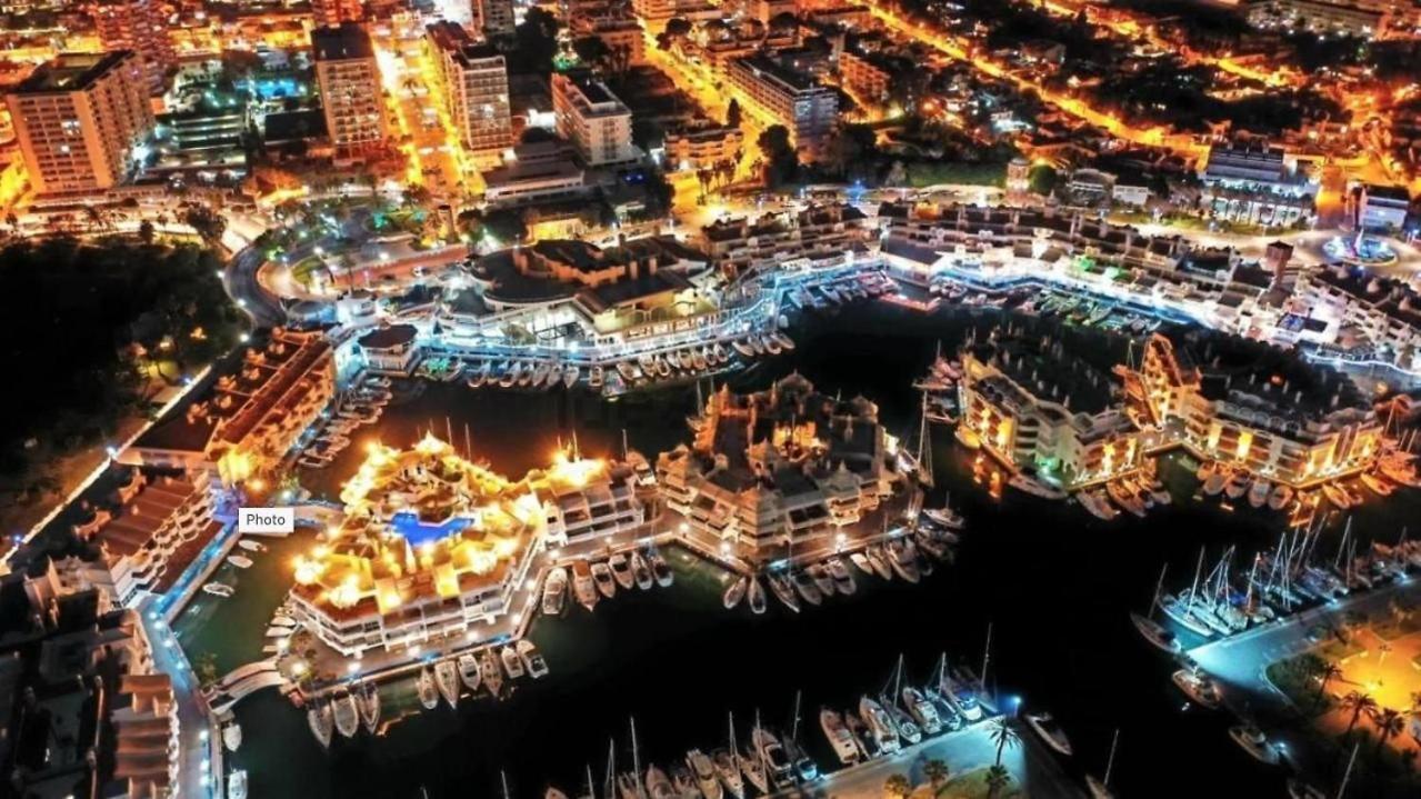 Puerto Marina, Apartamento Frente Al Mar ベナルマデナ エクステリア 写真